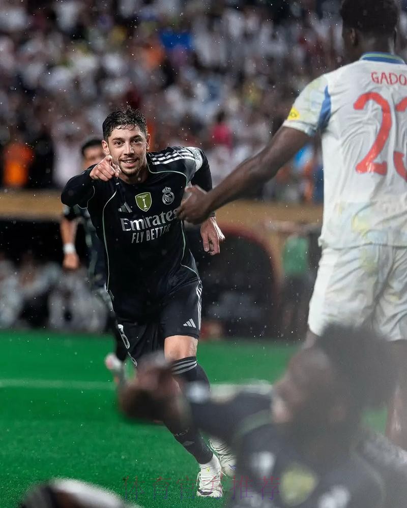 欧冠-皇马5-1头名出线!魔笛点射巴尔韦德世界波